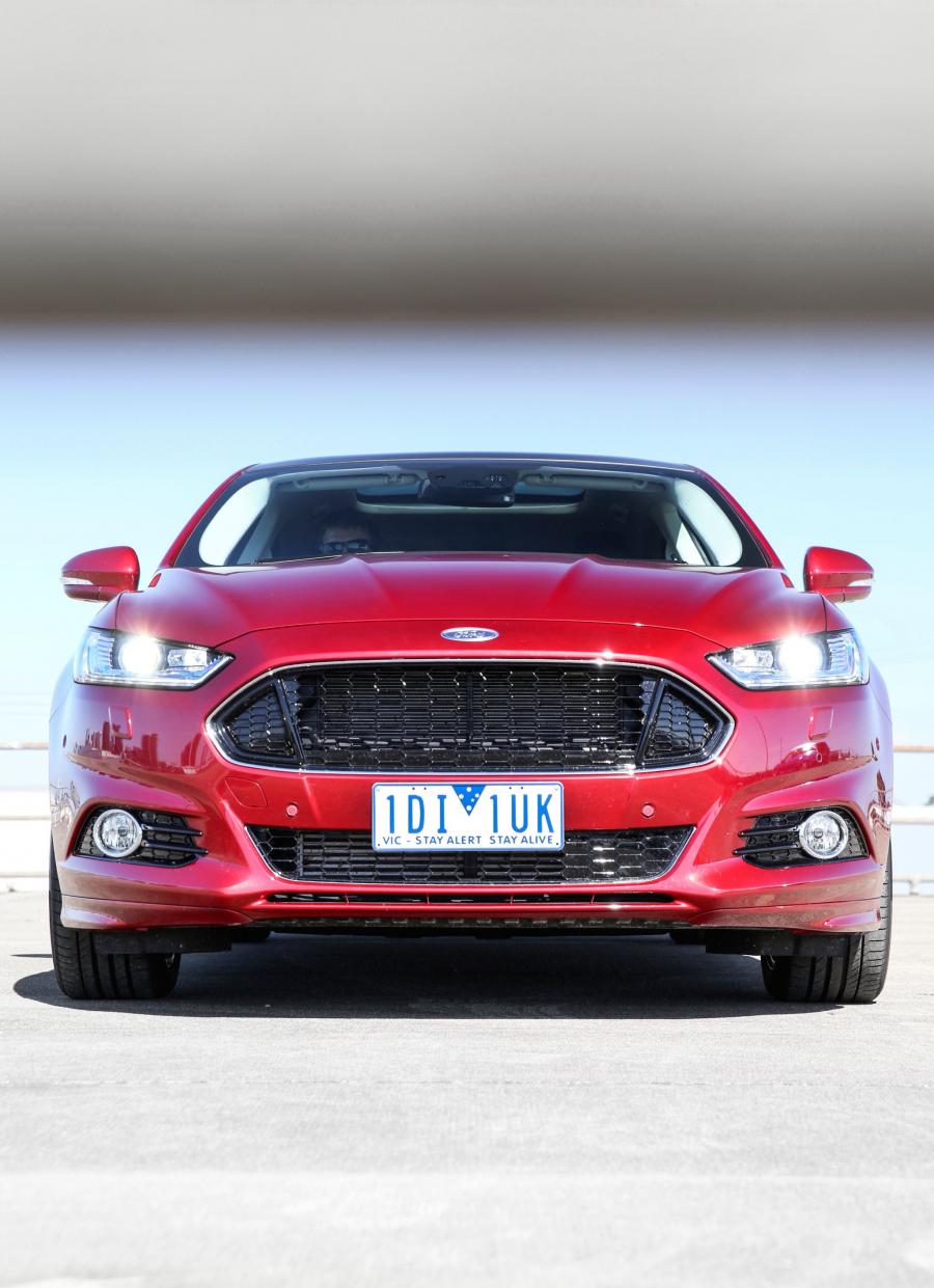  Ford Mondeo Titanium Hatchback 2015 года  (AU) (фото 3 из 12)